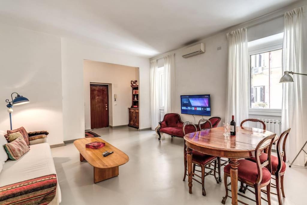 Via Provana San Giovanni 2 Bedroom Rom