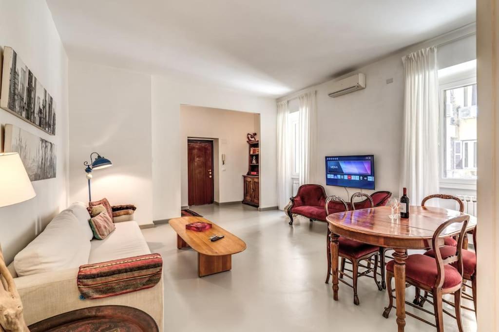 Via Provana San Giovanni 2 Bedroom Rom