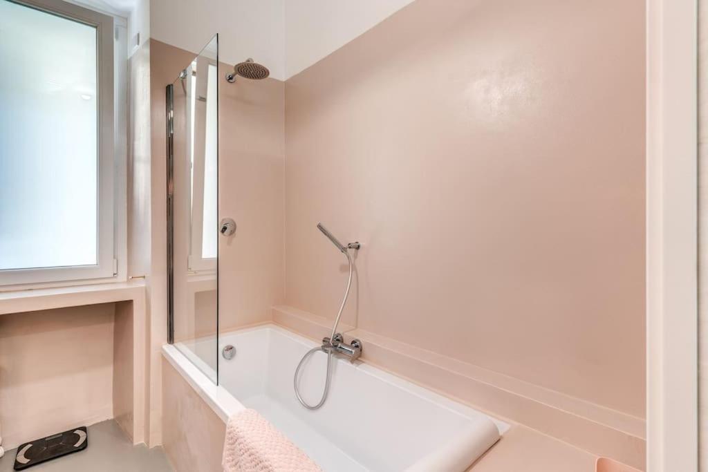 Apartment Via Provana San Giovanni 2 Bedroom Rom