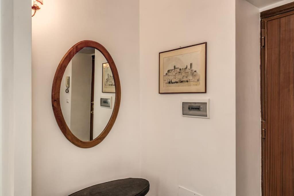 Via Provana San Giovanni 2 Bedroom Apartment *