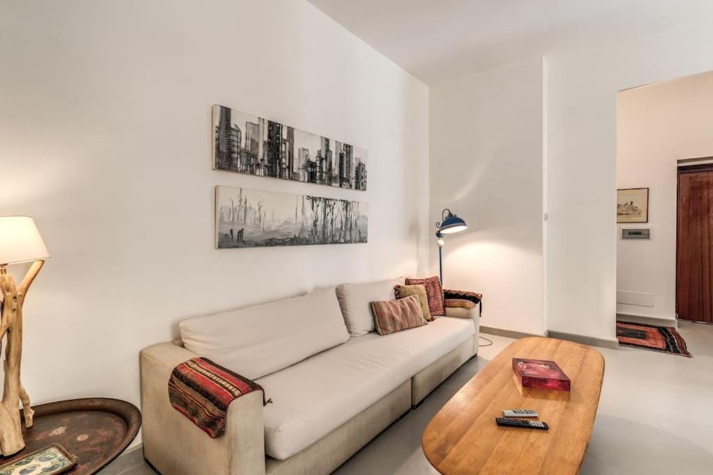 Via Provana San Giovanni 2 Bedroom Rom
